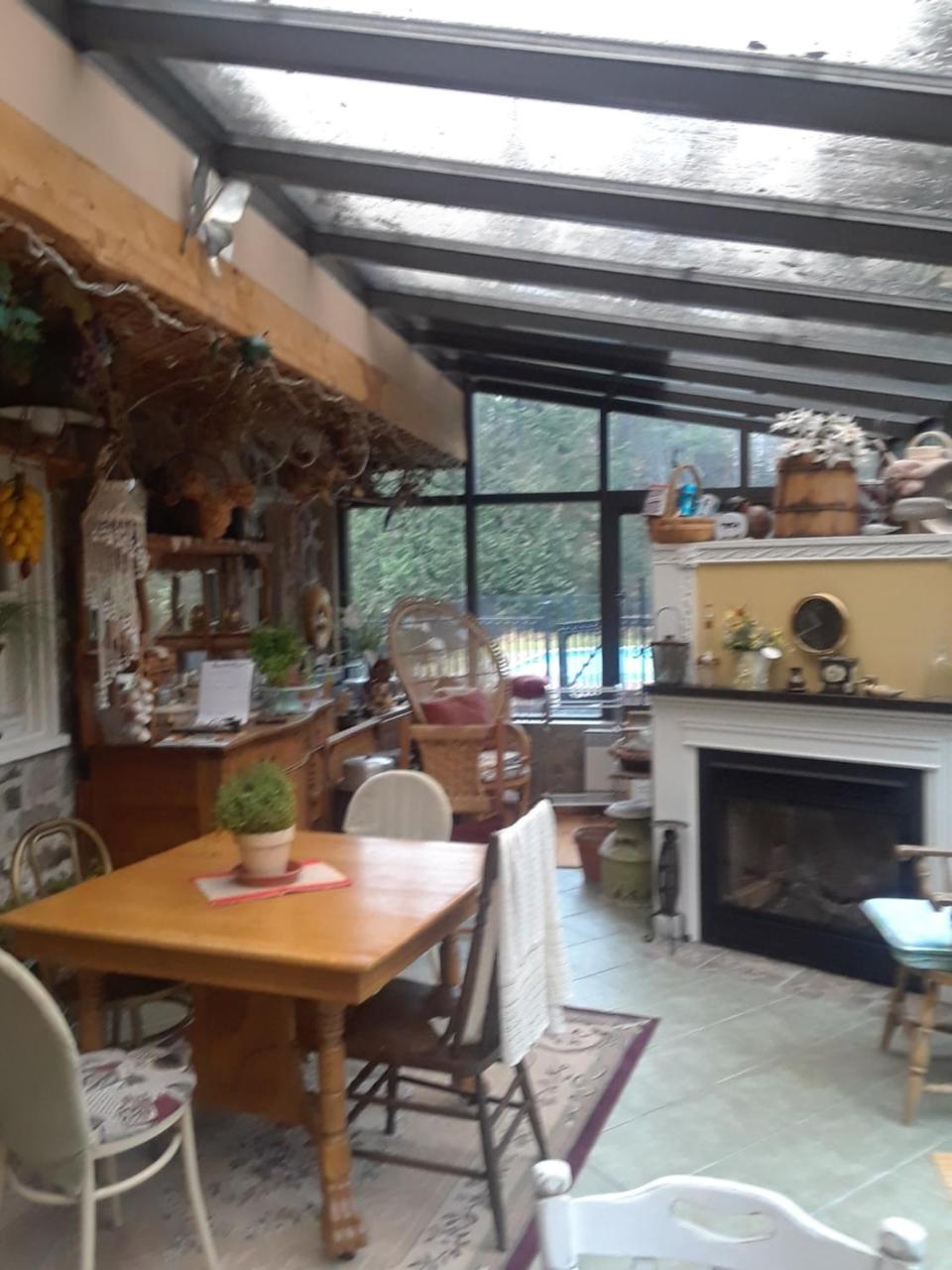 Auberge Bonne Nuit-Bonjour Sainte-Adèle Dış mekan fotoğraf